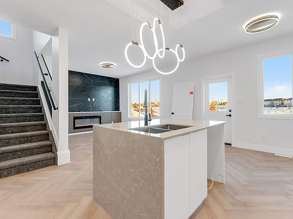 3rd image of 150 Creekside Ln