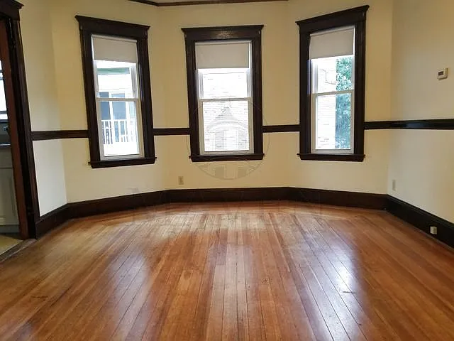 3 bed, $3,200 — Photo 2