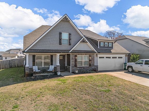 2nd image of 757 Berry Rd