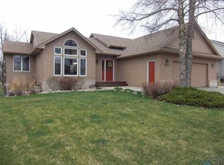 4011 S Brady Ct, Sioux Falls, SD 57103