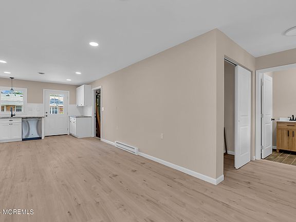 5th image of 46 Buckingham Drive #A