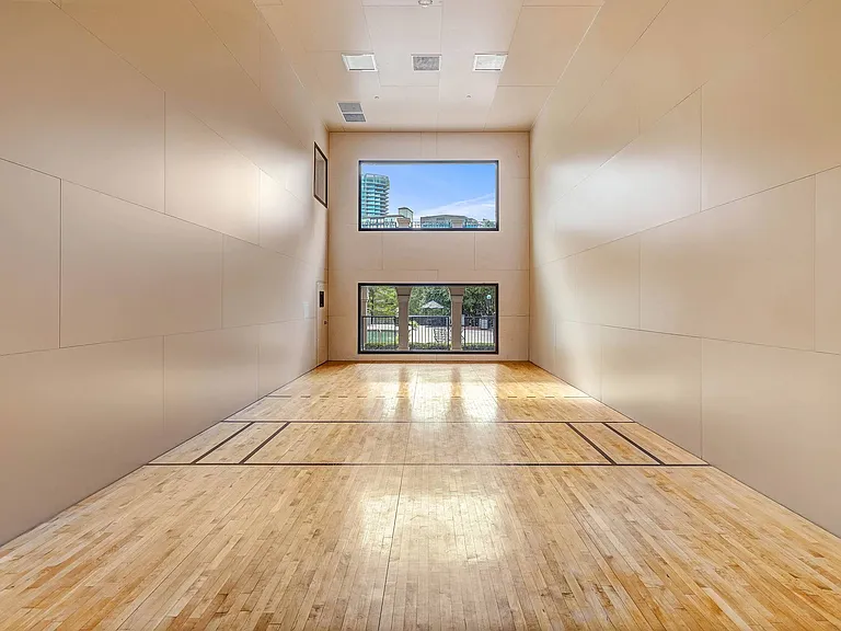 Villas at Katy Trail Apartments — Photo 4