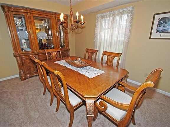 5th image of 9005 Crimson Oak Dr