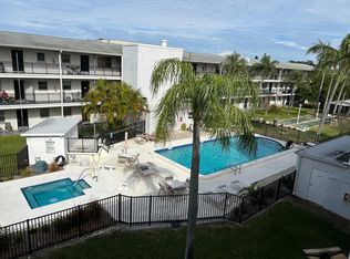 4050 4th St N APT 113, Saint Petersburg, FL 33703