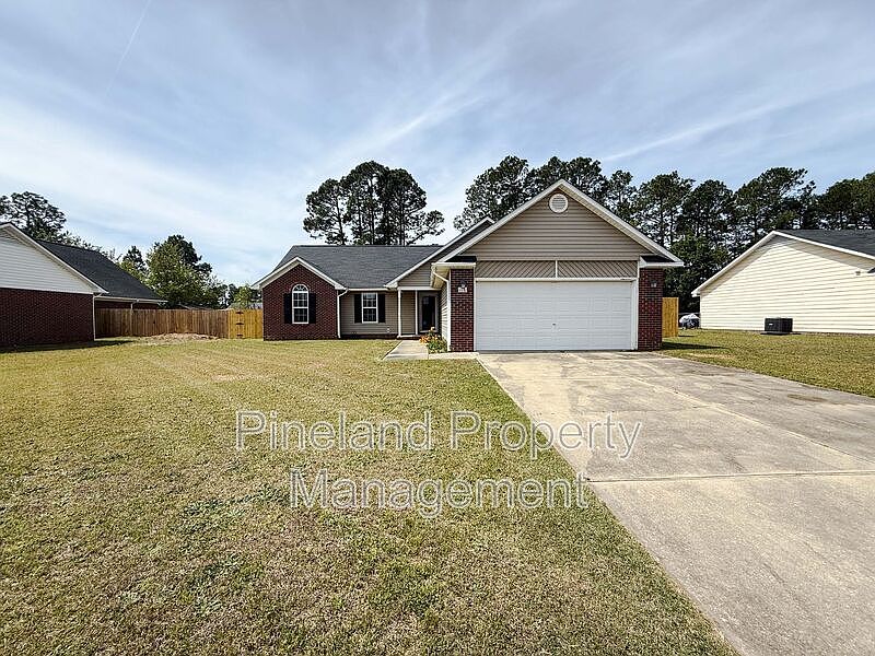 1st image of 118 Cypress Dr