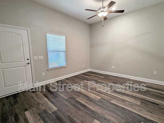 4th image of 1603 Blackwell Ln #B