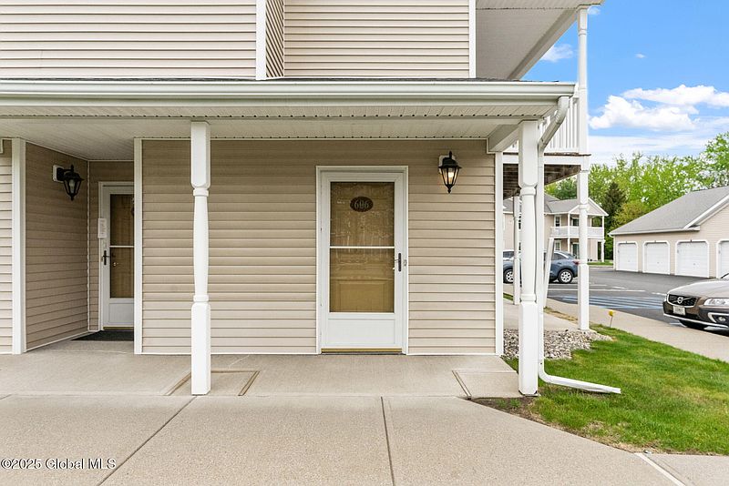 2nd image of 606 Cedar Run