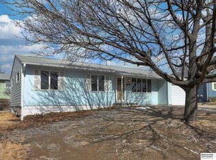 4868 Robin Hill Dr, Omaha, NE 68106