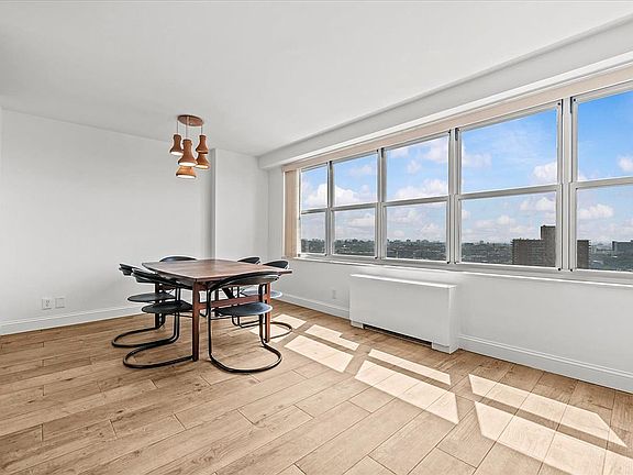 3rd image of 555 Kappock St APT 24T