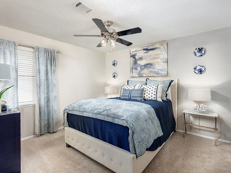 Azure Cove Apartment Homes — Photo 61