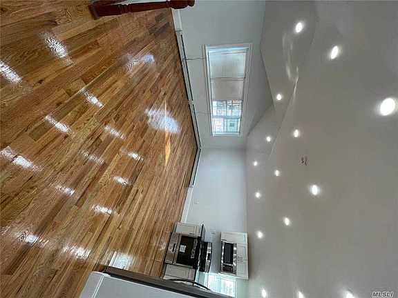 3rd image of 11936 155th St #2
