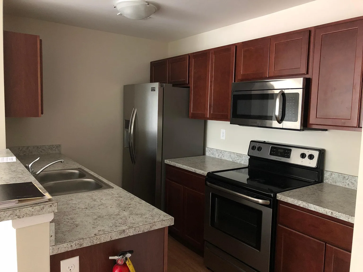 1 bed, 800 sqft, $1,450 — Photo 2