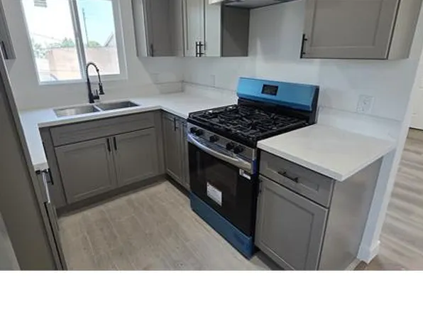 835 E 92nd St #4, Los Angeles, CA 90002