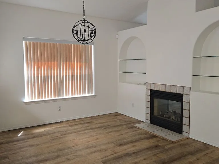 8415 Calle Soquelle NE — Photo 6