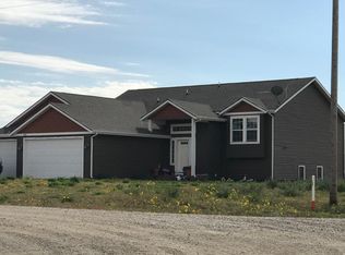 13696 Redwood Way NW, Williston, ND 58801