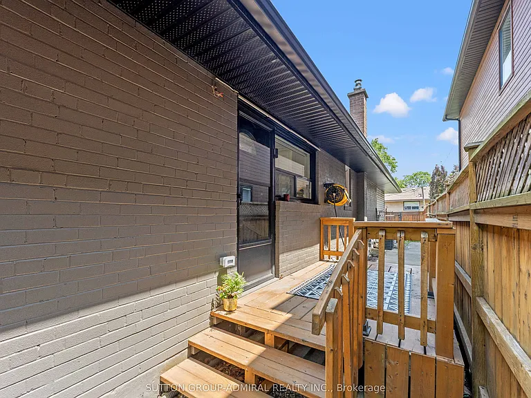 3 Hartland Rd — Photo 48