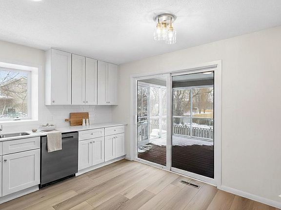 4th image of 7890 Grinnell Ct E