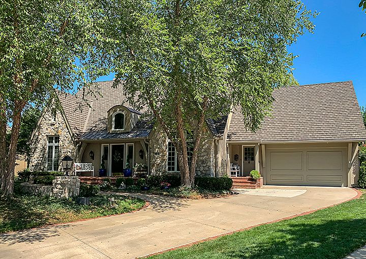 Beautiful home on culdesac.