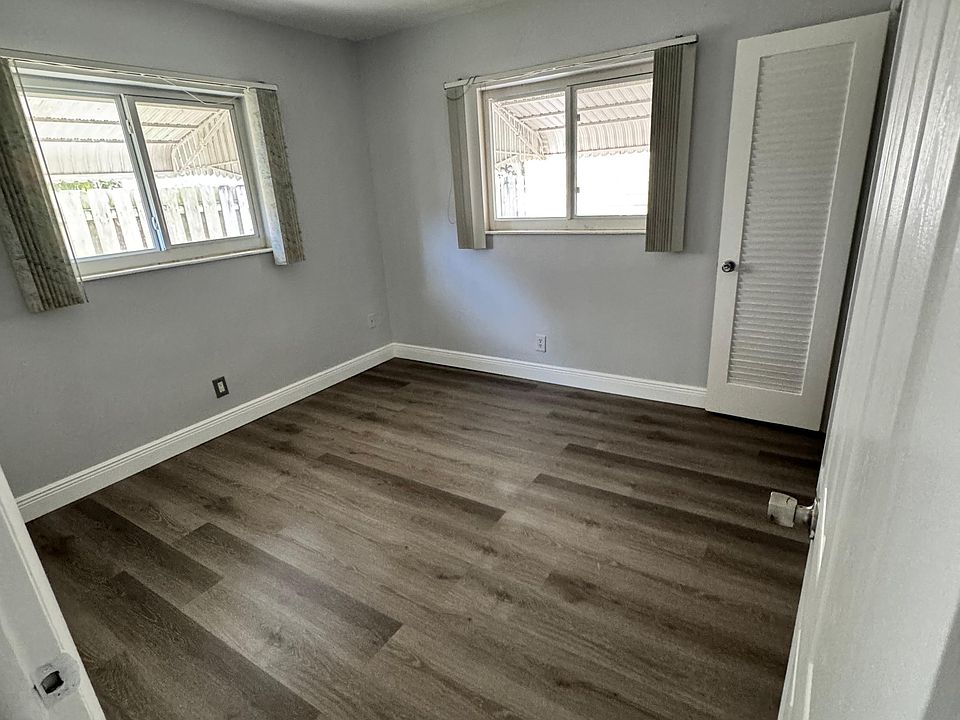 1st image of 4943 SW 27th Ave #4943