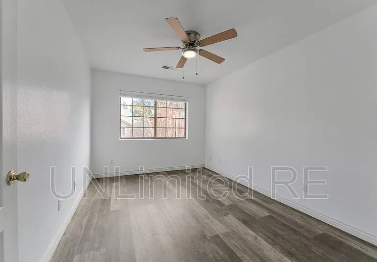 2433 S Seclusion Ln — Photo 15