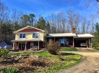 222 Sunny Ln, Franklin, NC 28734