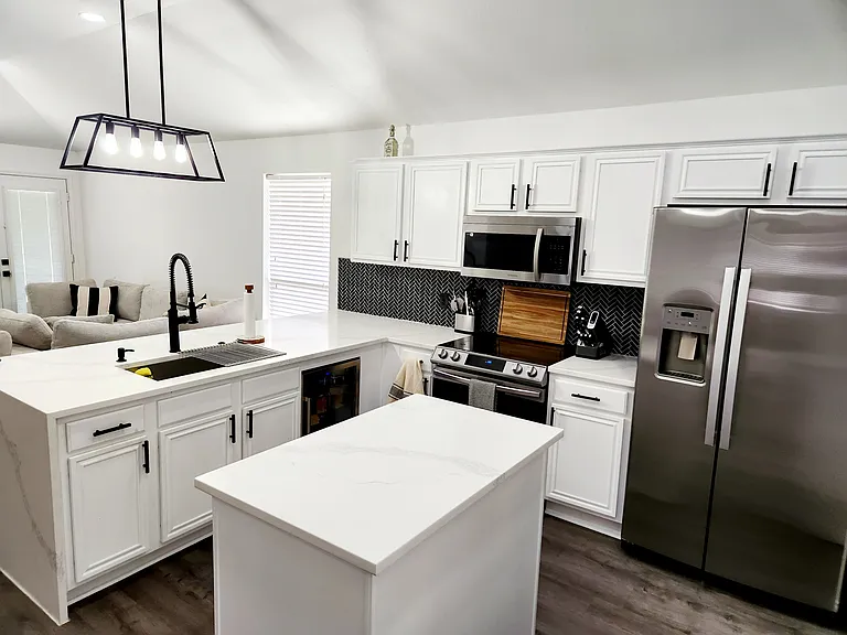720 Mackenzi Dr — Photo 6