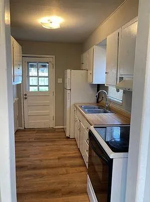 2213 SW Winterwood Ln — Photo 10