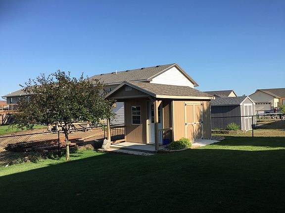 4 foot porch & cement floor