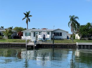 241 176th Ave E, Redington Shores, FL 33708