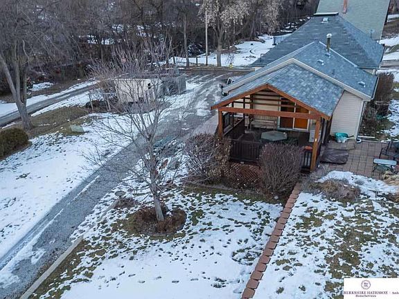 2nd image of 4421 Emiline St