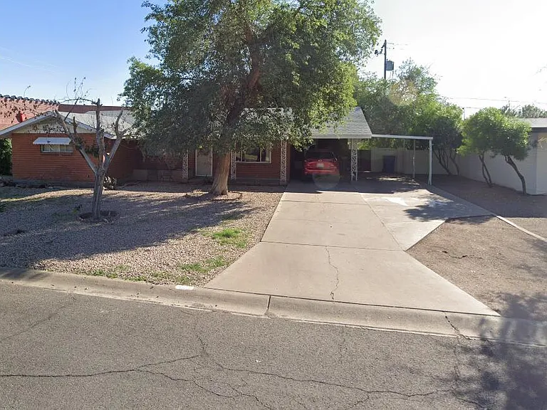 727 E Solana Dr — Photo 1