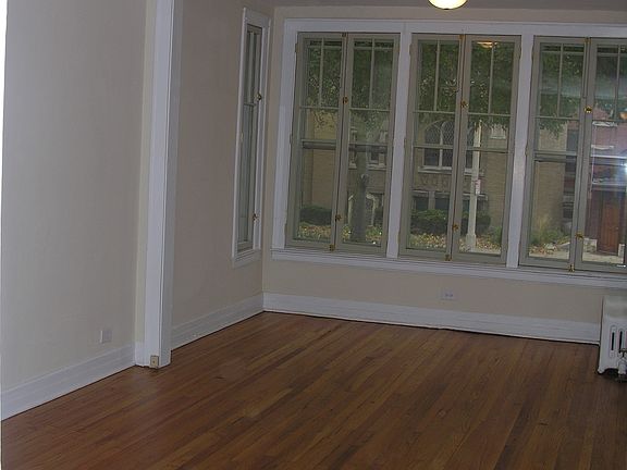 2nd image of 328 Washington Blvd APT 1D
