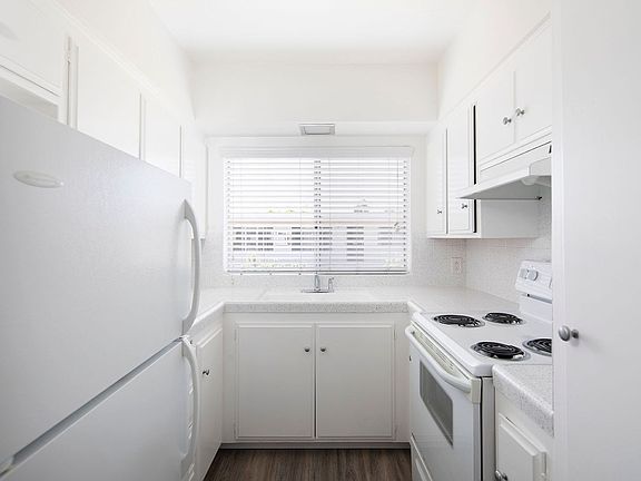 3rd image of 4225 Georgia St #6