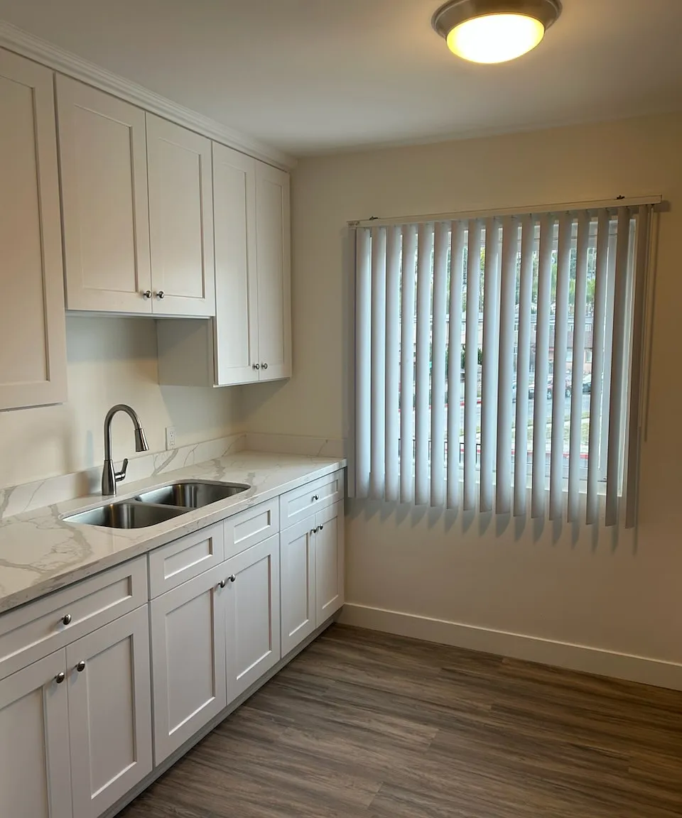 2 bed, 800 sqft, $2,250 — Photo 3