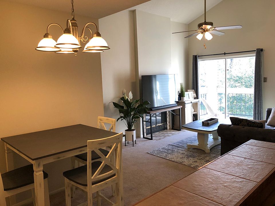 1st image of 110 Parkview Blvd #110