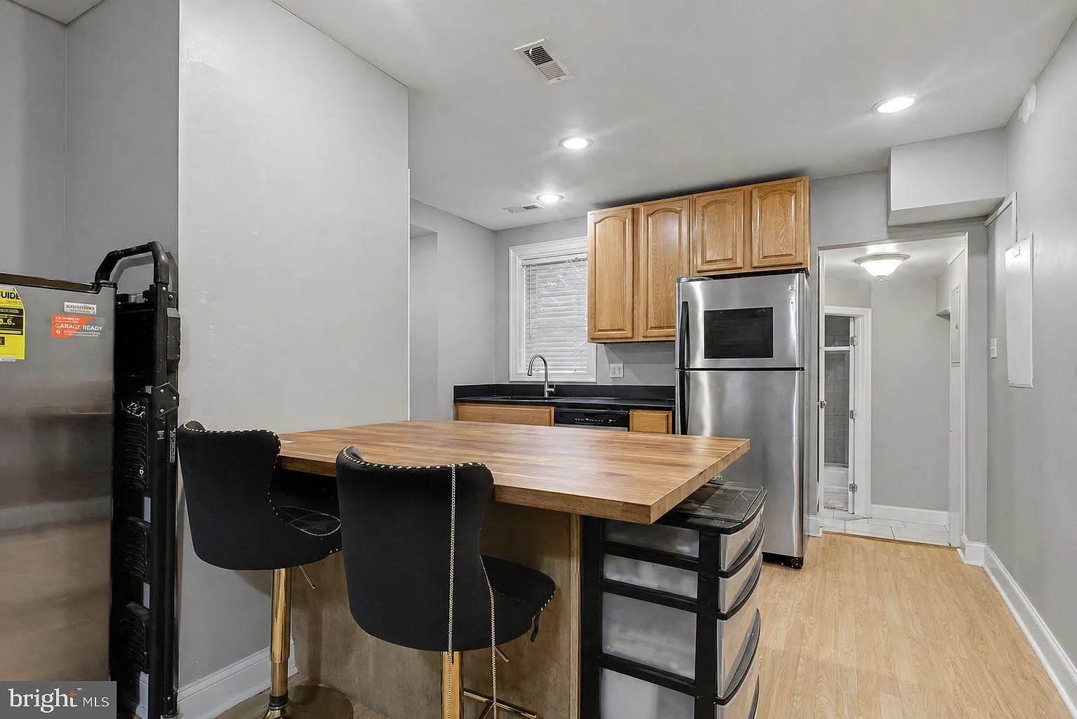 3 bed, 1.0 bath, 1100 sqft, $1,575 — Photo 4