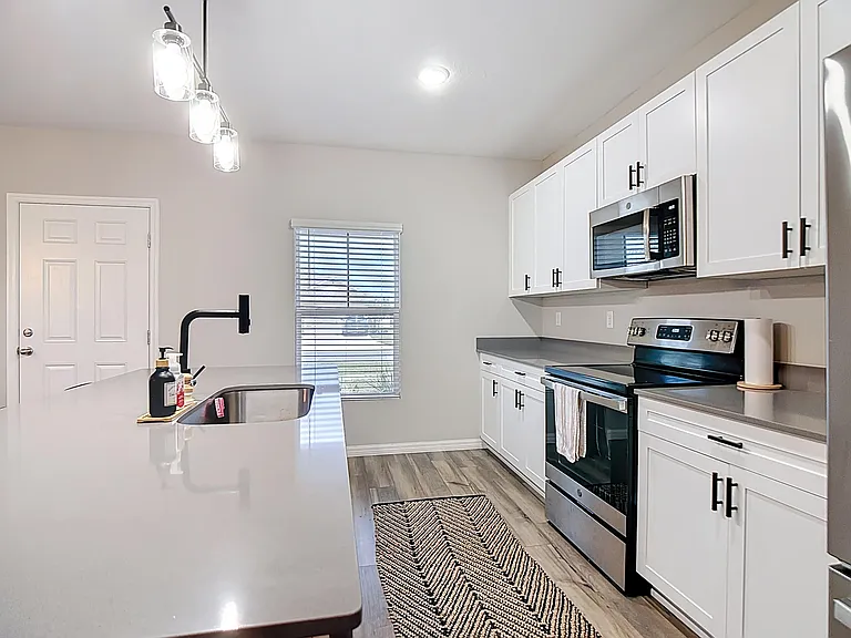 1504 Hummingbird Rd — Photo 7