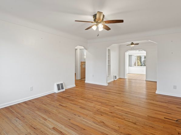 24123 Notre Dame St, Dearborn, MI 48124