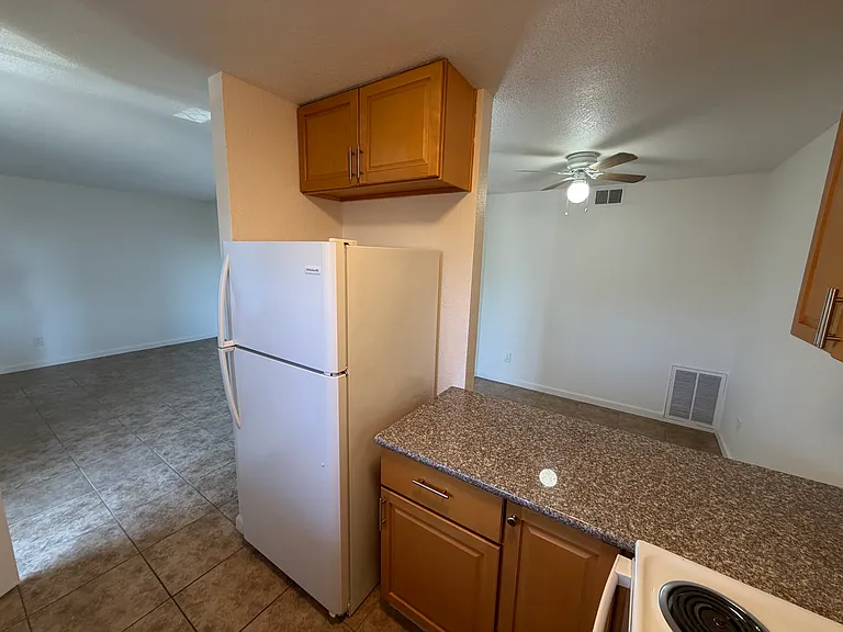 1845 Robin Ln #0 — Photo 5