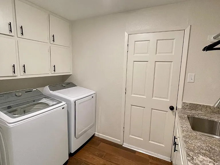 105 Montclair St — Photo 26