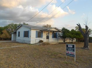 207 S 18th St, Carrizo Springs, TX 78834