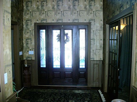 2nd image of 204 Lakewood Dr