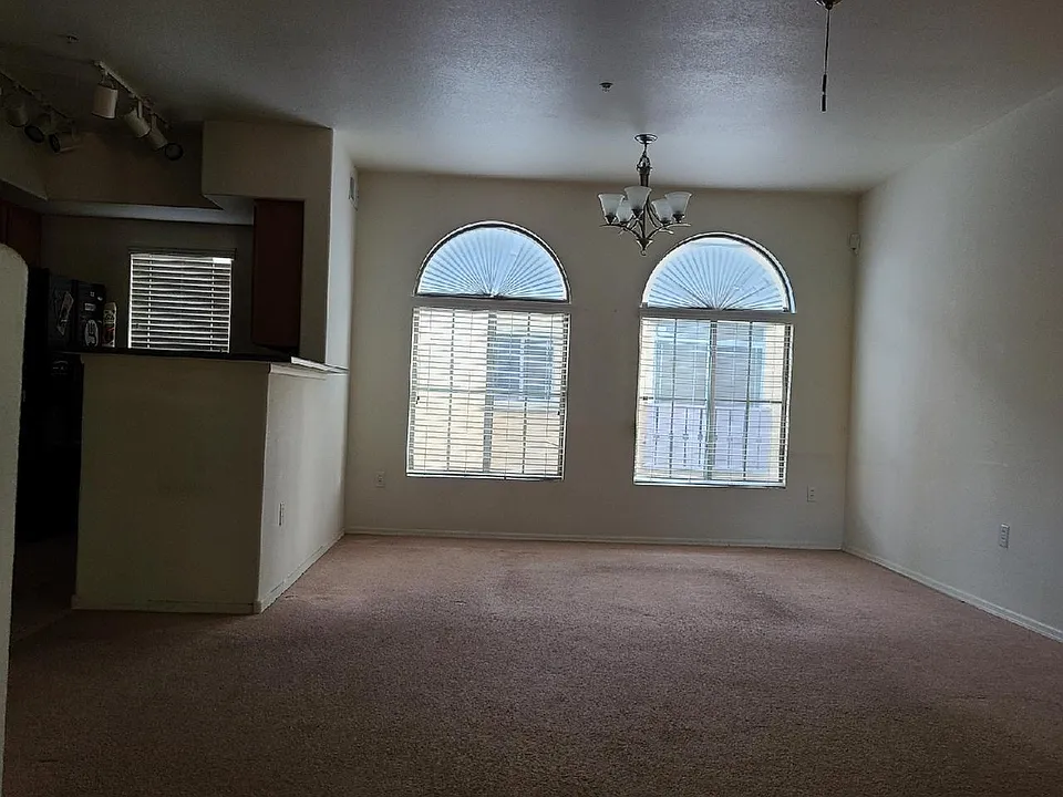 2401 E Rio Salado Pkwy #1052