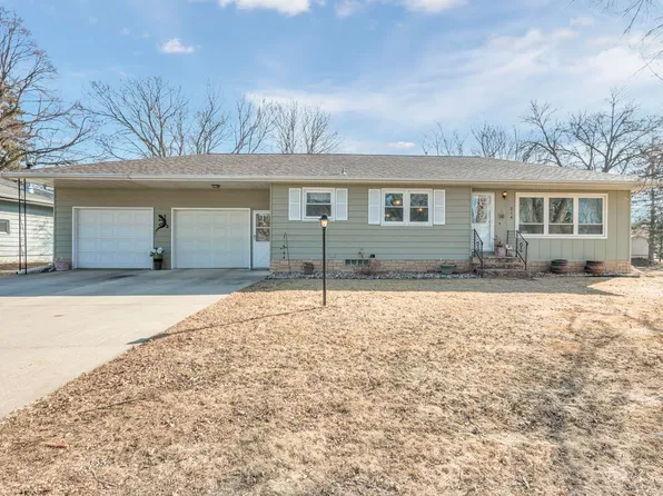 214 N 19th St, Estherville, IA 51334