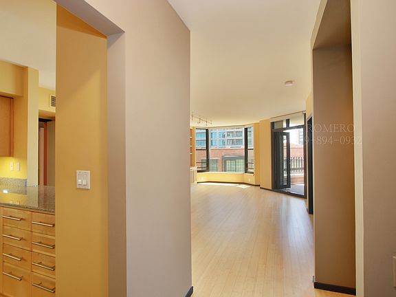 4th image of 500 W Harbor Dr Unit 617
