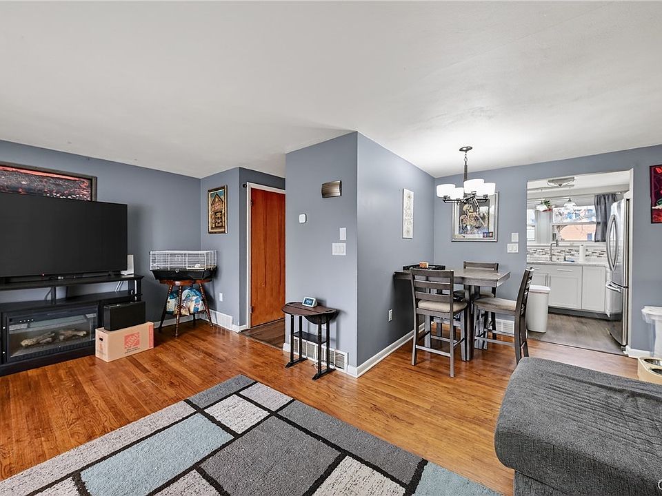4312 Candlelight Ln, Liverpool, NY 13090 | MLS #S1670207 | Zillow