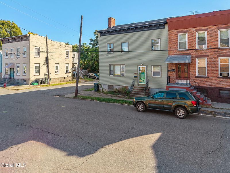 4th image of 2344 Broadway