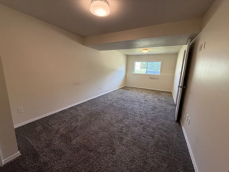 923 Foster Ct — Photo 13