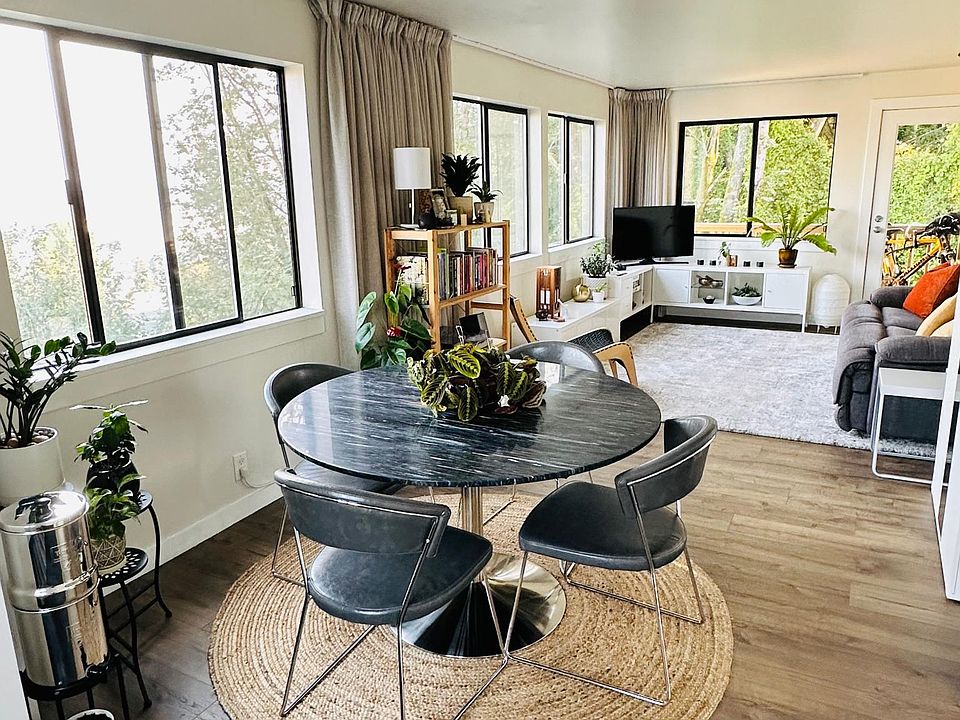 LIVING/DINING