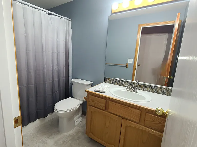 2nd bathroom